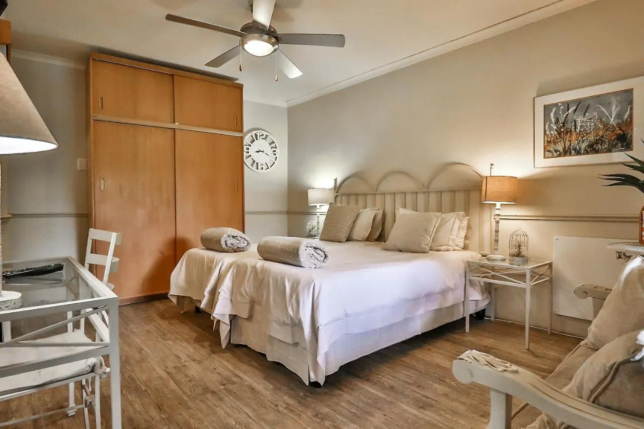 Bed & Breakfast Two Oaks B&B Somerset West